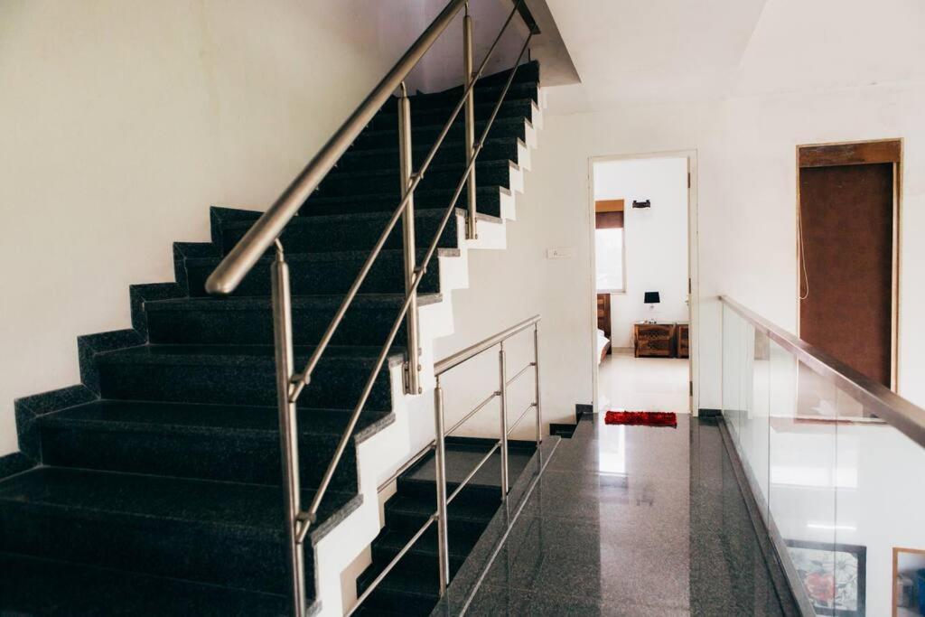 Unit 4 By Red Stone Villas Lonavala Extérieur photo